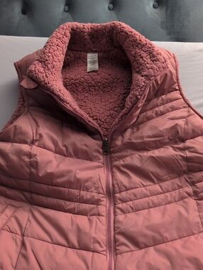 Women's Mauve Puffer Vest with Sherpa Lining